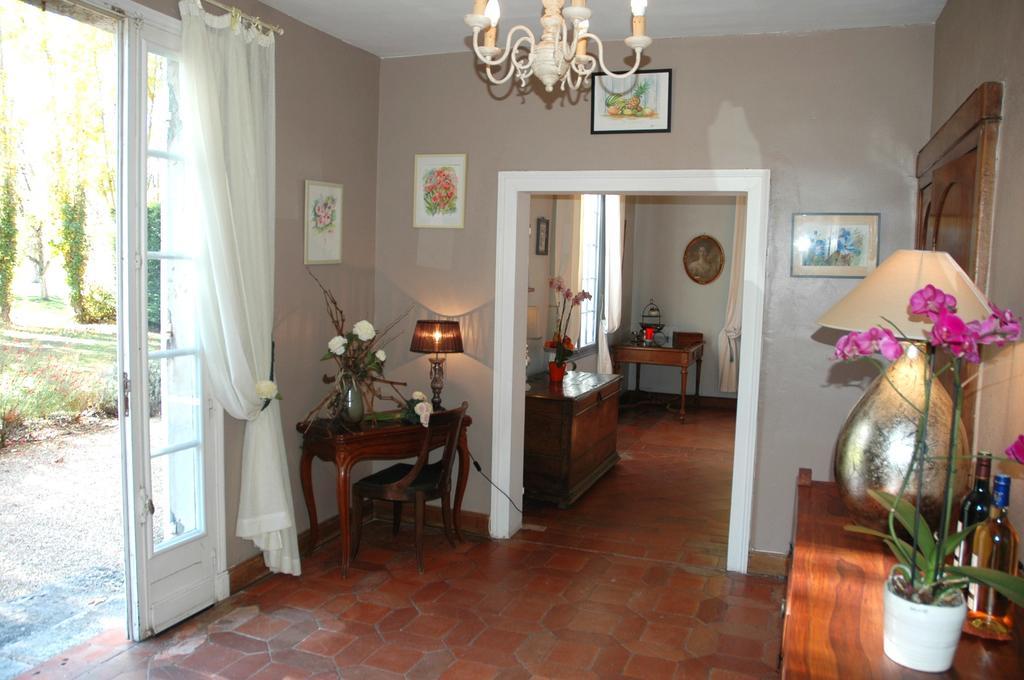 Bed and Breakfast Domaine De La Queyssie Saussignac Esterno foto
