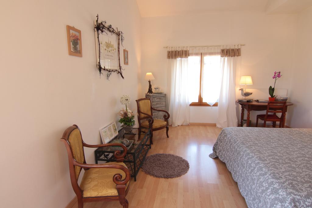 Bed and Breakfast Domaine De La Queyssie Saussignac Esterno foto